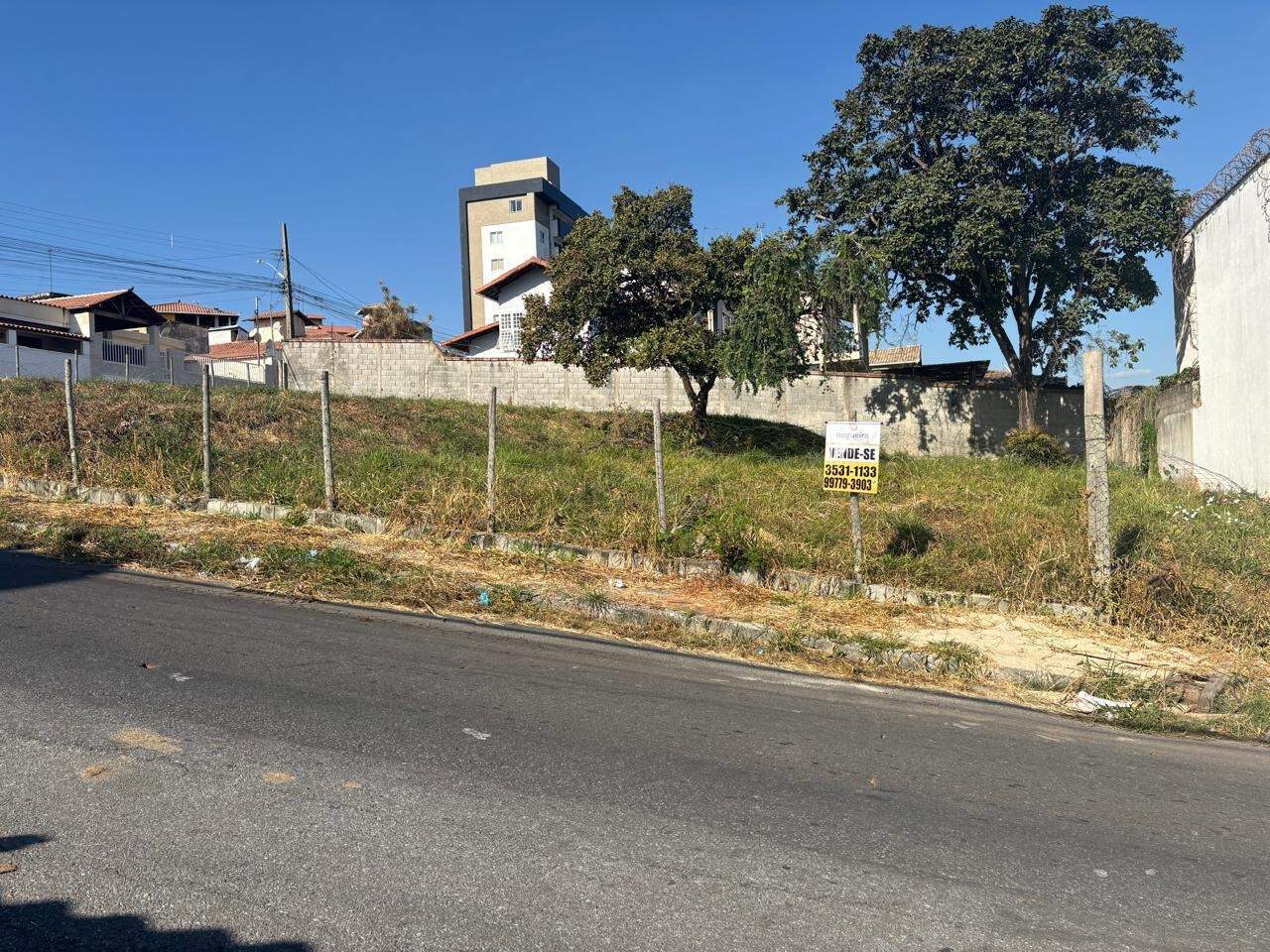 Lote à venda no Senhora das Graças: 