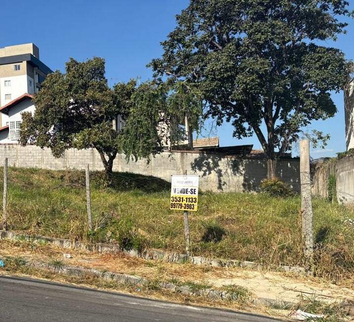 Lote à venda no Senhora das Graças: 