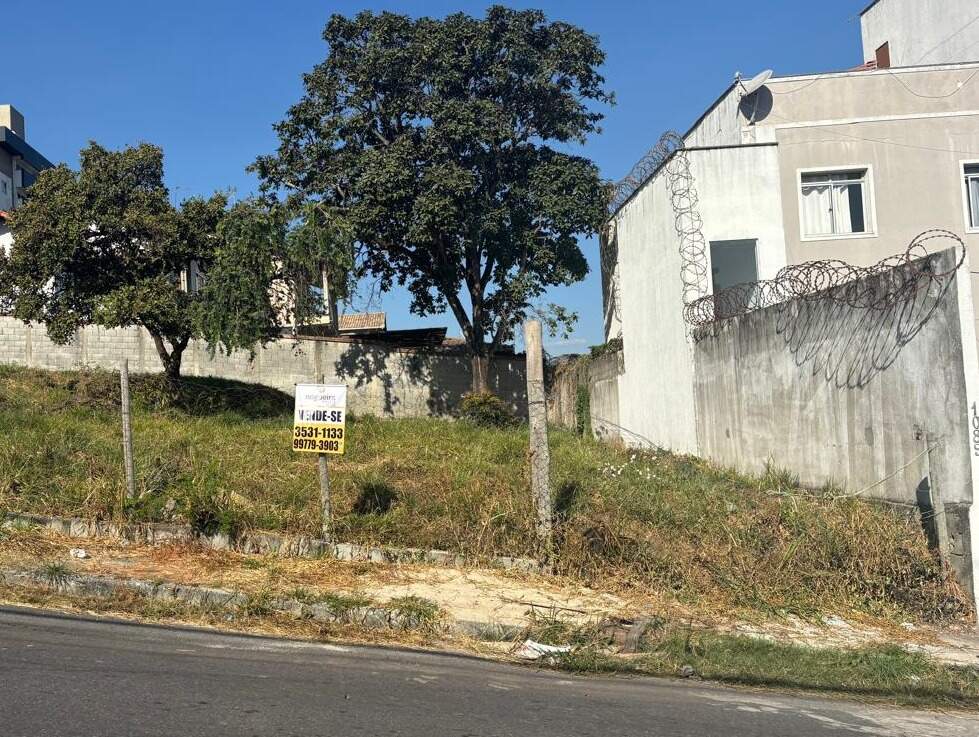 Lote à venda no Senhora das Graças: 
