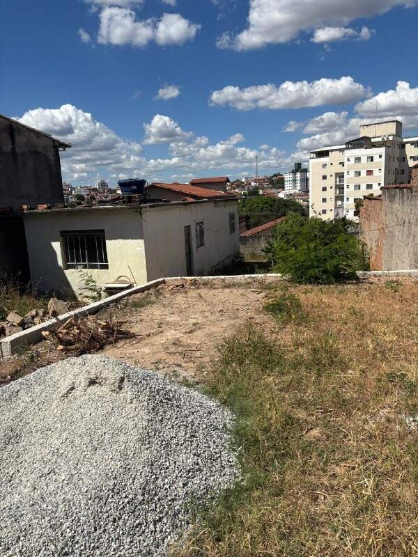 Lote à venda no NOVO HORIZONTE: 