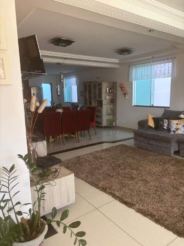 Casa à venda no JARDIM PETROPOLIS: 