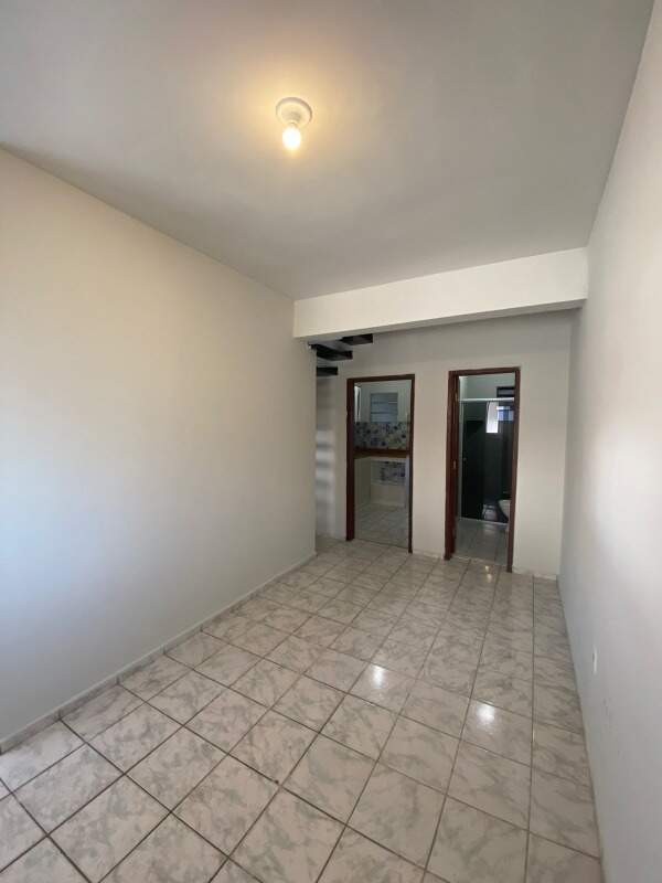 Casa para aluguel no BOM RETIRO: 