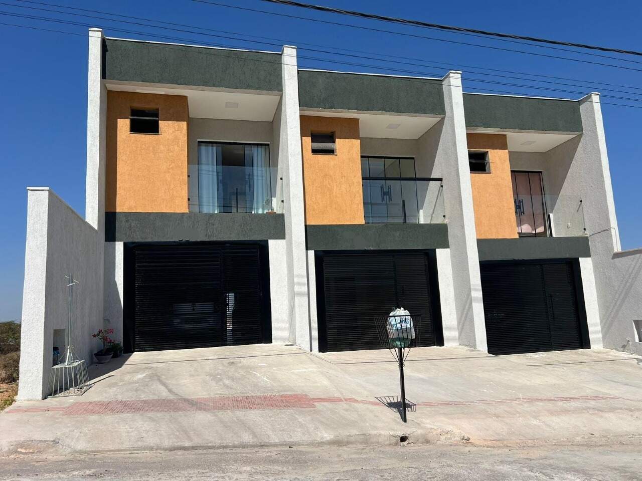 Casa Duplex à venda no GUARUJÁ MANSOES: 