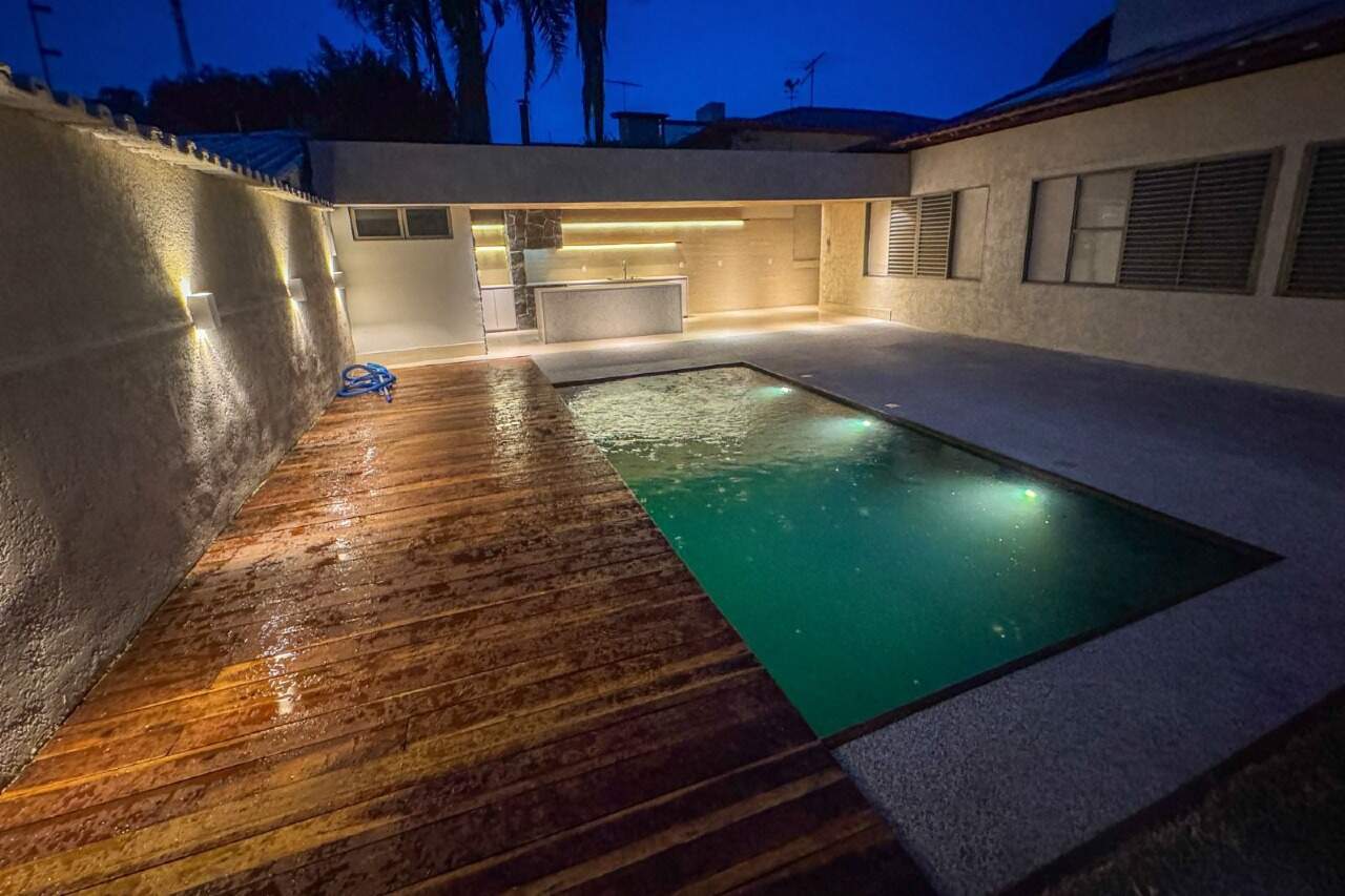 Casa à venda no GUARUJA: 