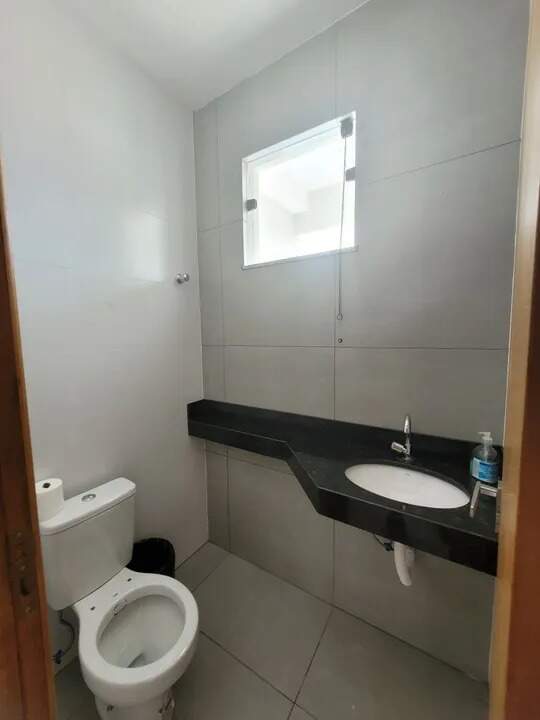 Casa geminada à venda no CENTRO: 