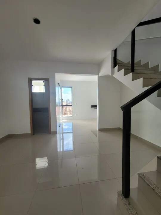 Casa geminada à venda no CENTRO: 