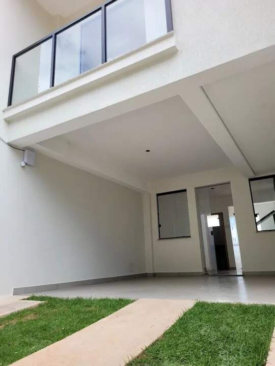 Casa geminada à venda no CENTRO: 