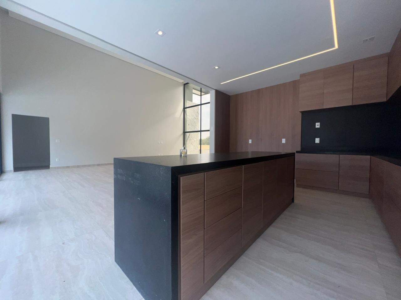 Casa em condomínio à venda no Gran Royalle: 