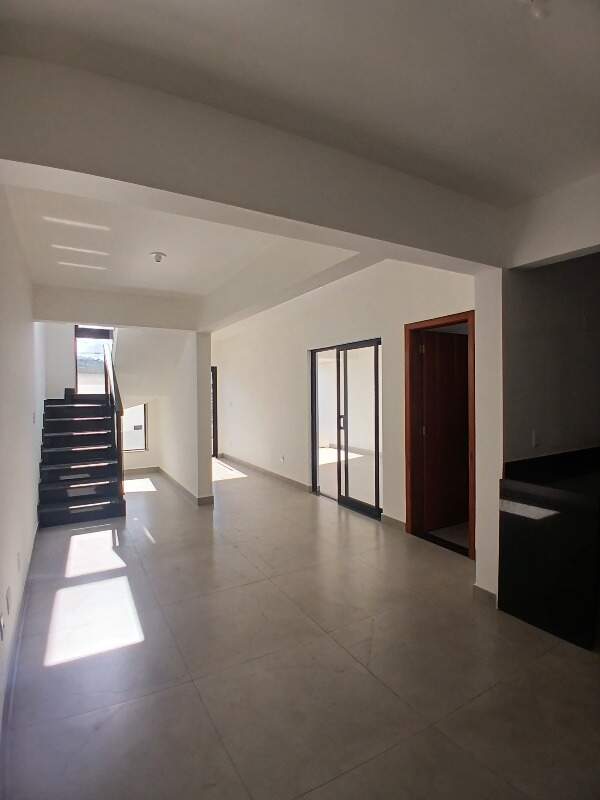 Casa geminada à venda no GUARUJÁ MANSOES: 