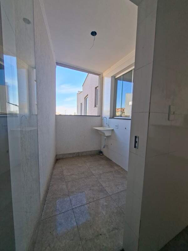 Casa geminada à venda no SANTA CRUZ: 