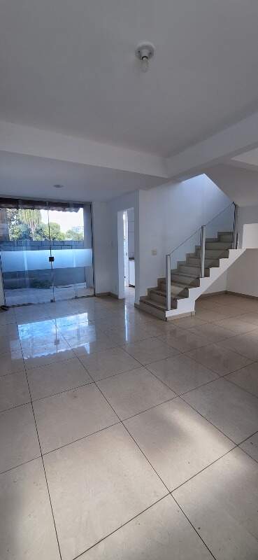 Casa em condomínio à venda no BOM RETIRO: 