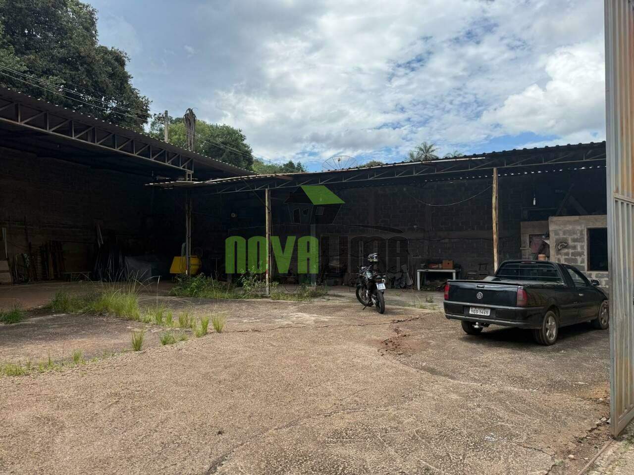 Galpão para aluguel no Bela Fama: 