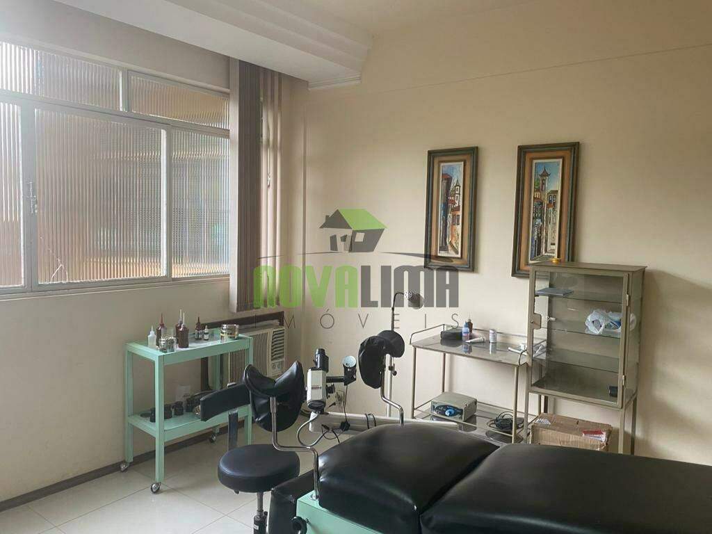 Sala à venda no Centro: 