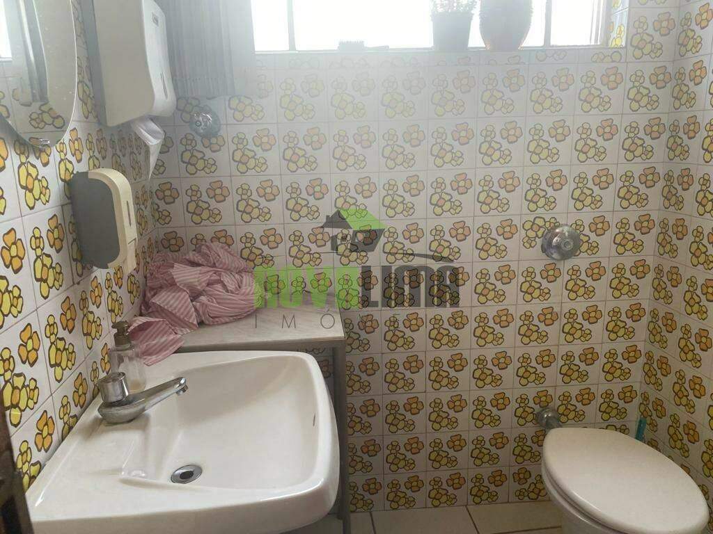 Sala à venda no Centro: 