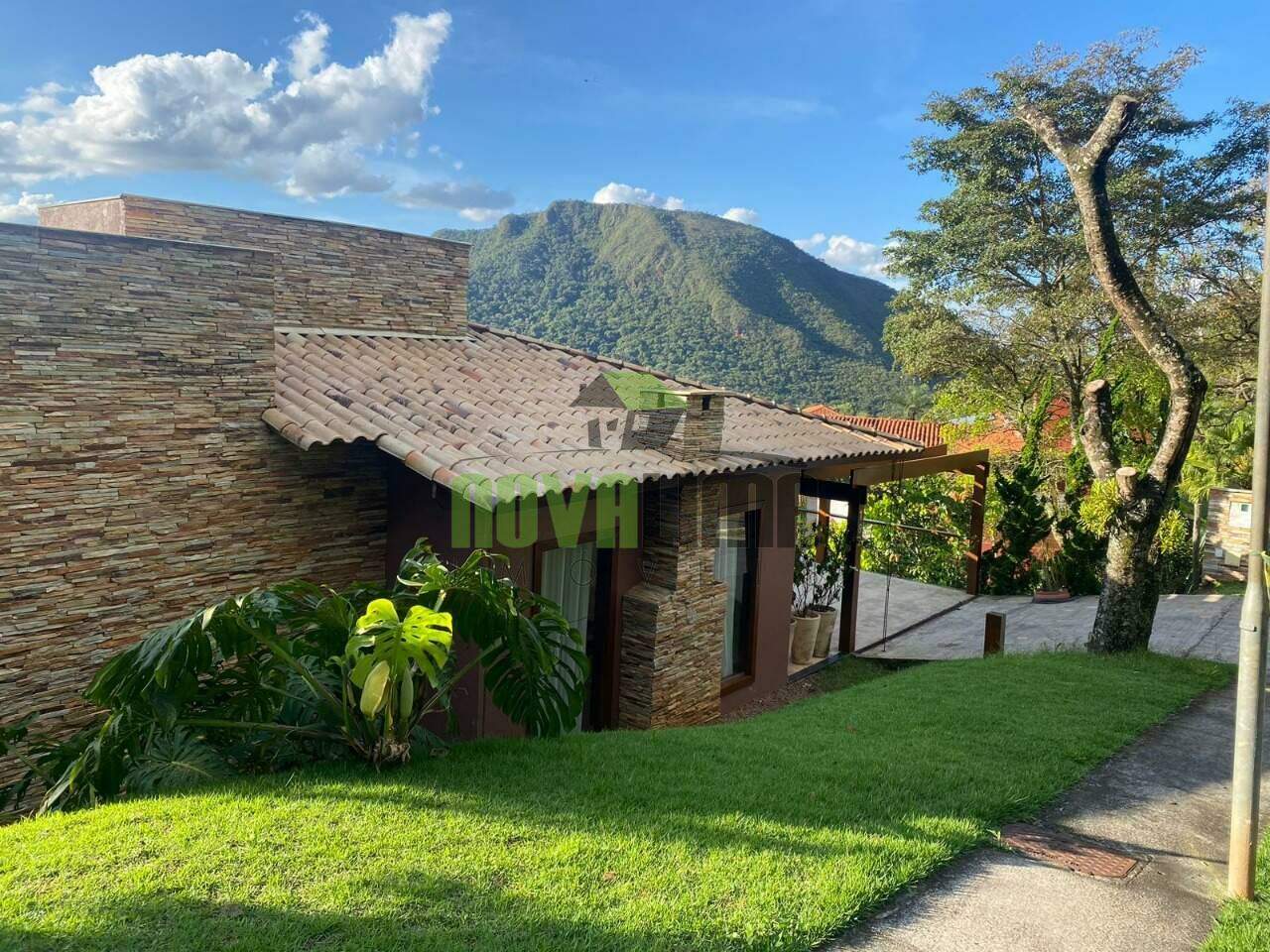 Casa em condomínio à venda no Condomínio Veredas das Geraes: 