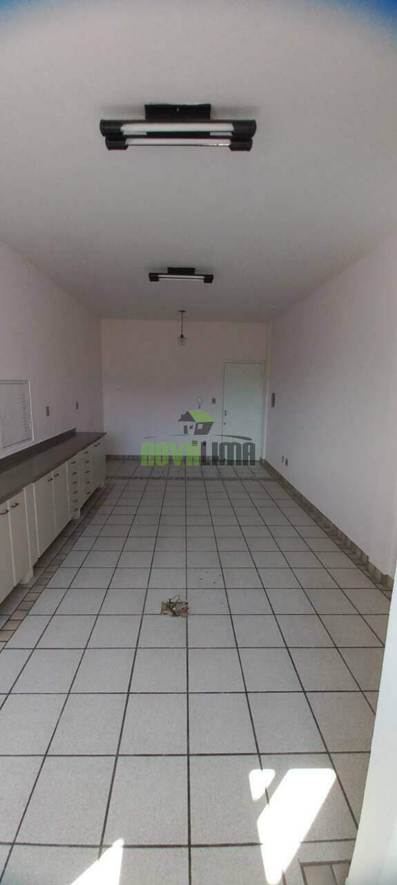 Sala à venda no Centro: 