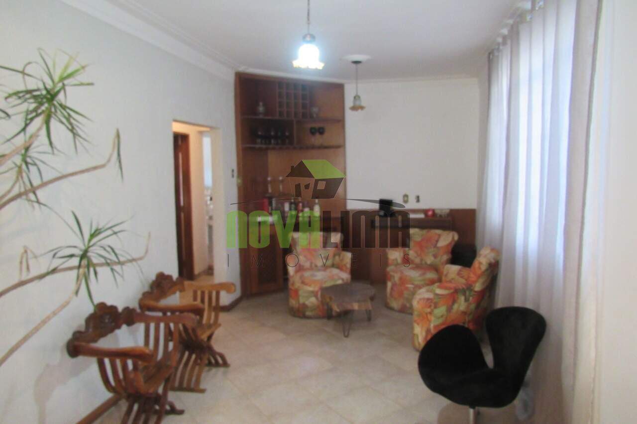 Casa à venda no Centro: 