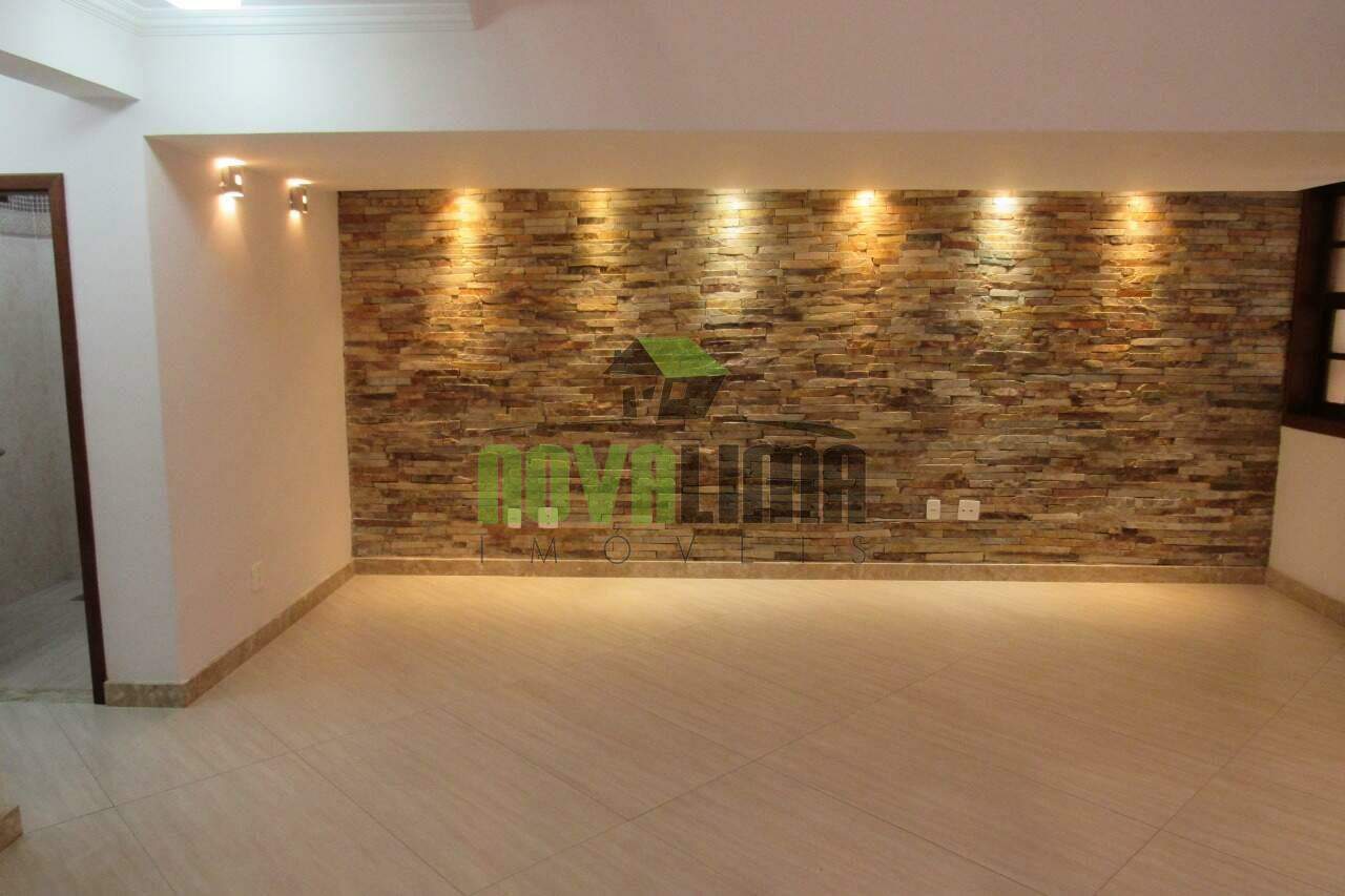 Casa à venda no Centro: 