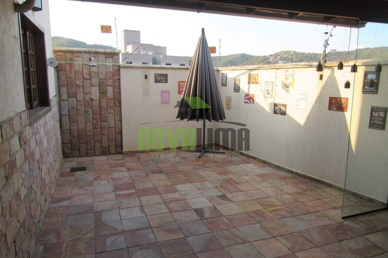 Casa à venda no Centro: 