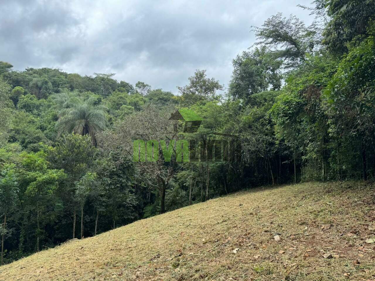 Lote em condomínio à venda no Lecotage: 