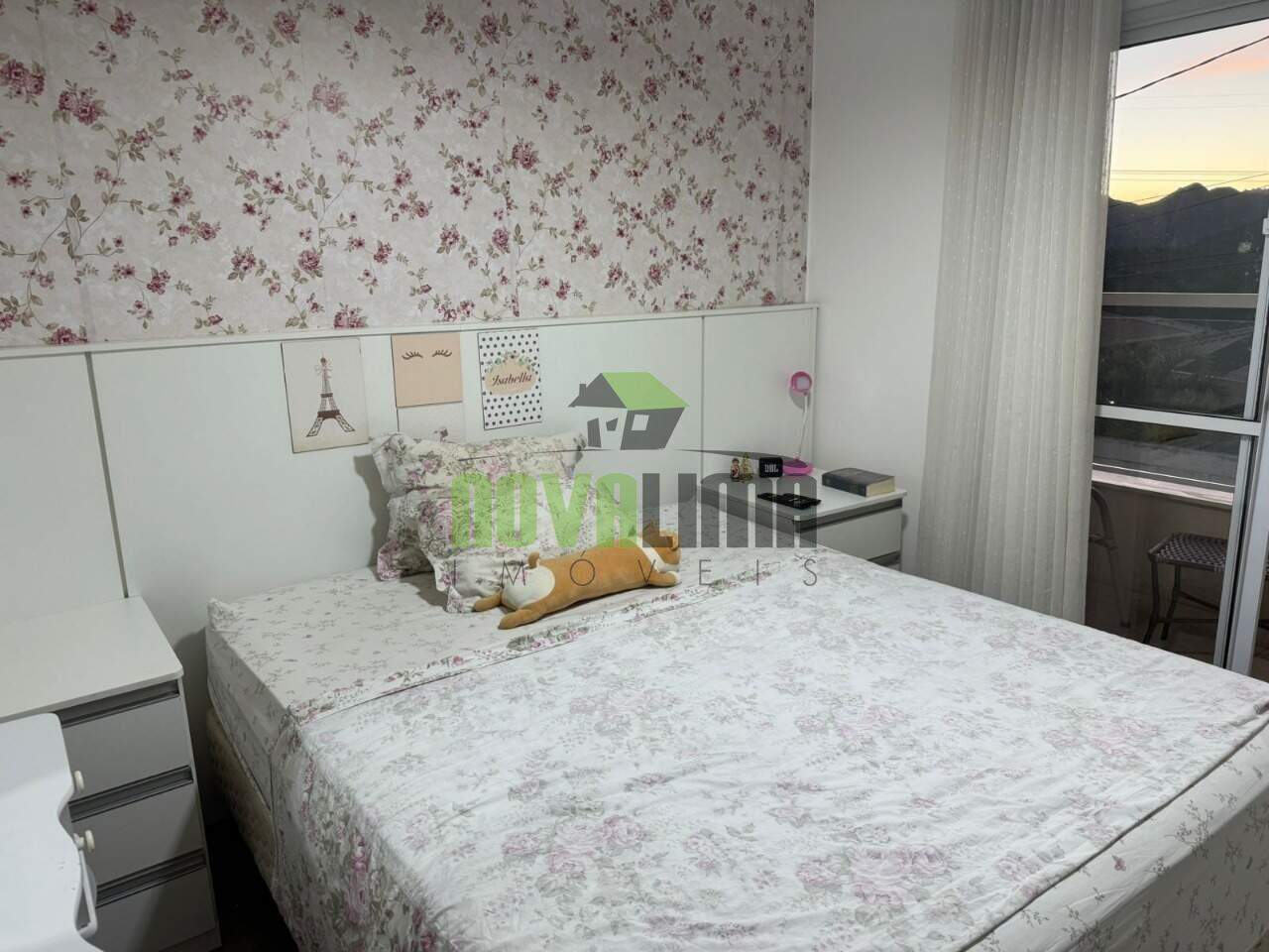 Casa em condomínio à venda no Condomínio Village Royale: 