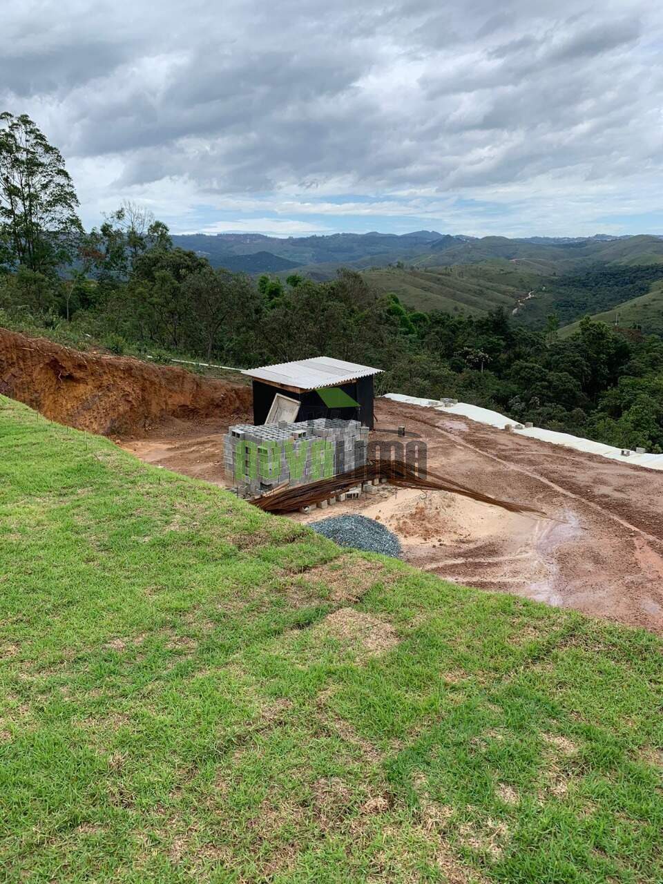 Lote em condomínio à venda no Condomínio Arvoredo: 