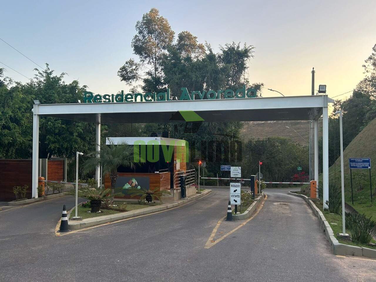 Lote em condomínio à venda no Condomínio Arvoredo: 