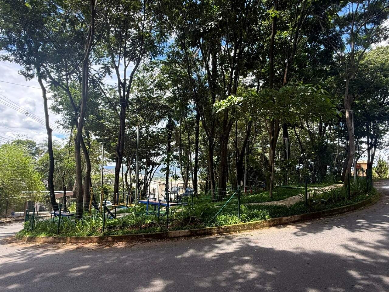 Lote em condomínio à venda no Condomínio Veredas das Geraes: 