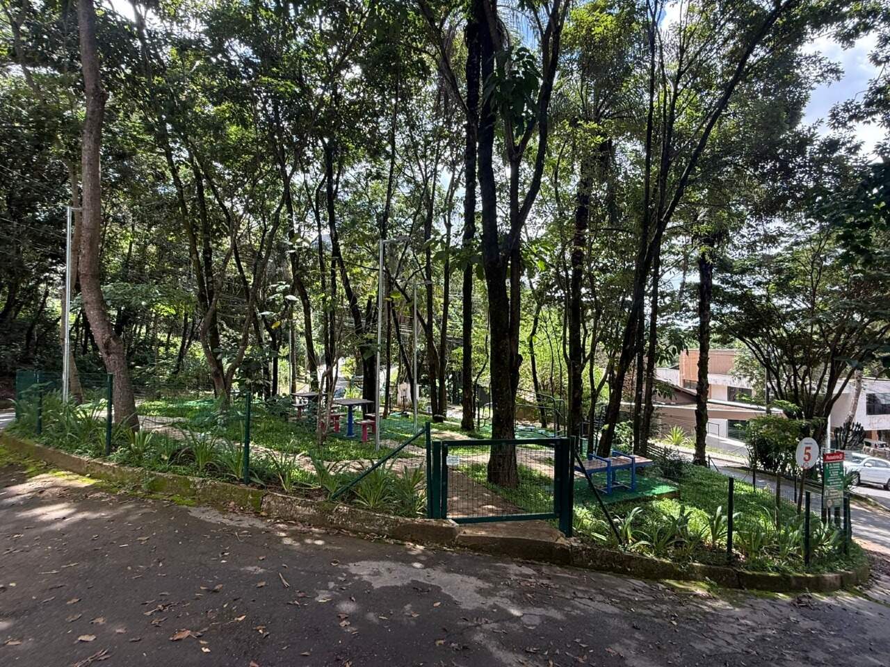 Lote em condomínio à venda no Condomínio Veredas das Geraes: 