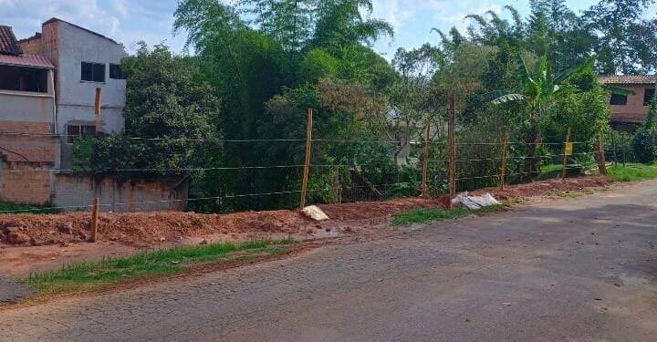 Lote à venda no Jardim Serrano: 