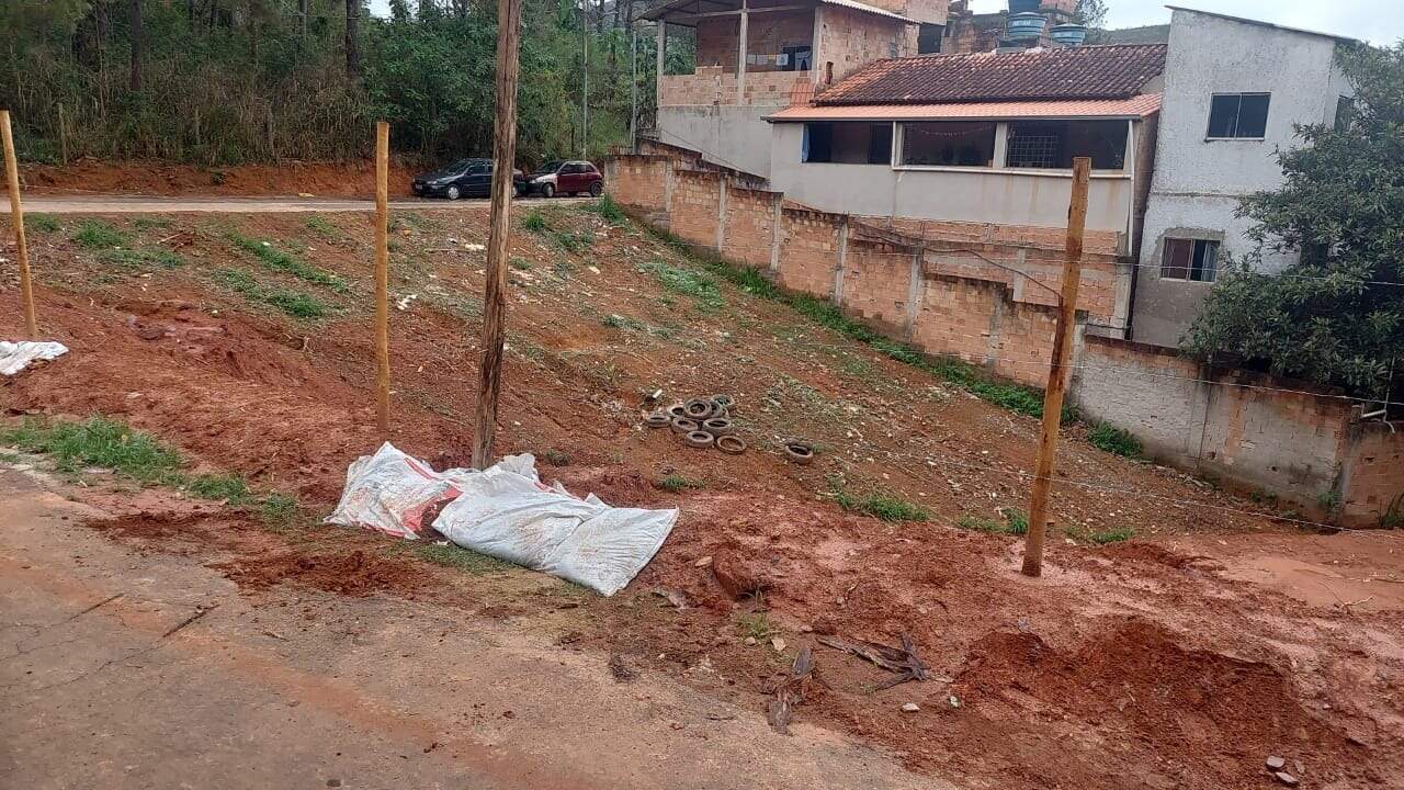 Lote à venda no Jardim Serrano: 