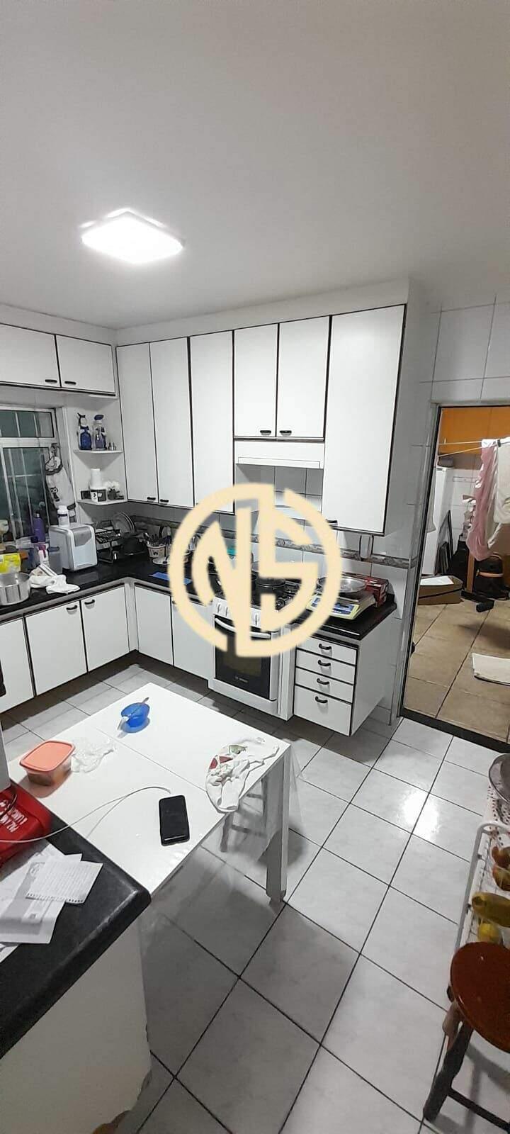 Sobrado à venda no Jardim Avenida: 