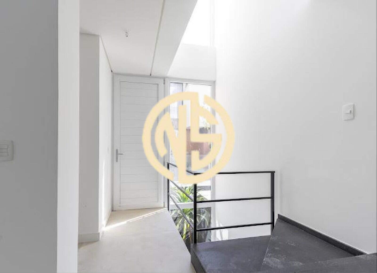 Sobrado à venda no Jardim Cordeiro: 