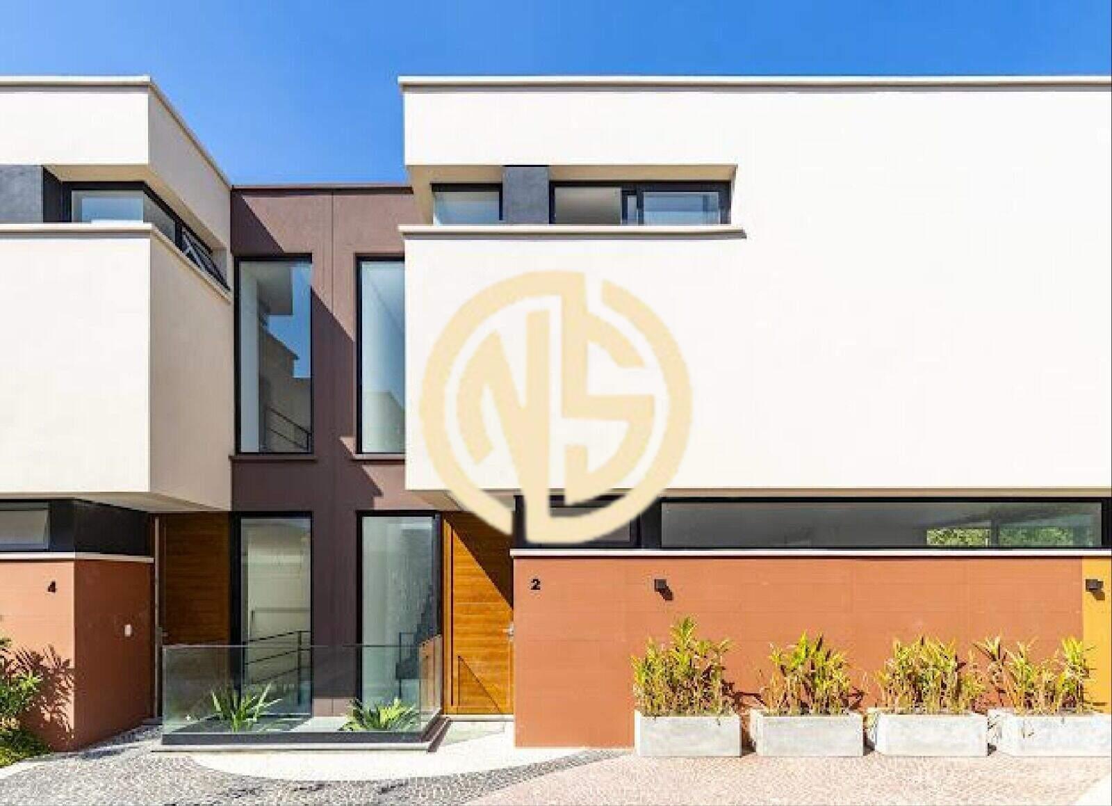 Sobrado à venda no Jardim Cordeiro: 