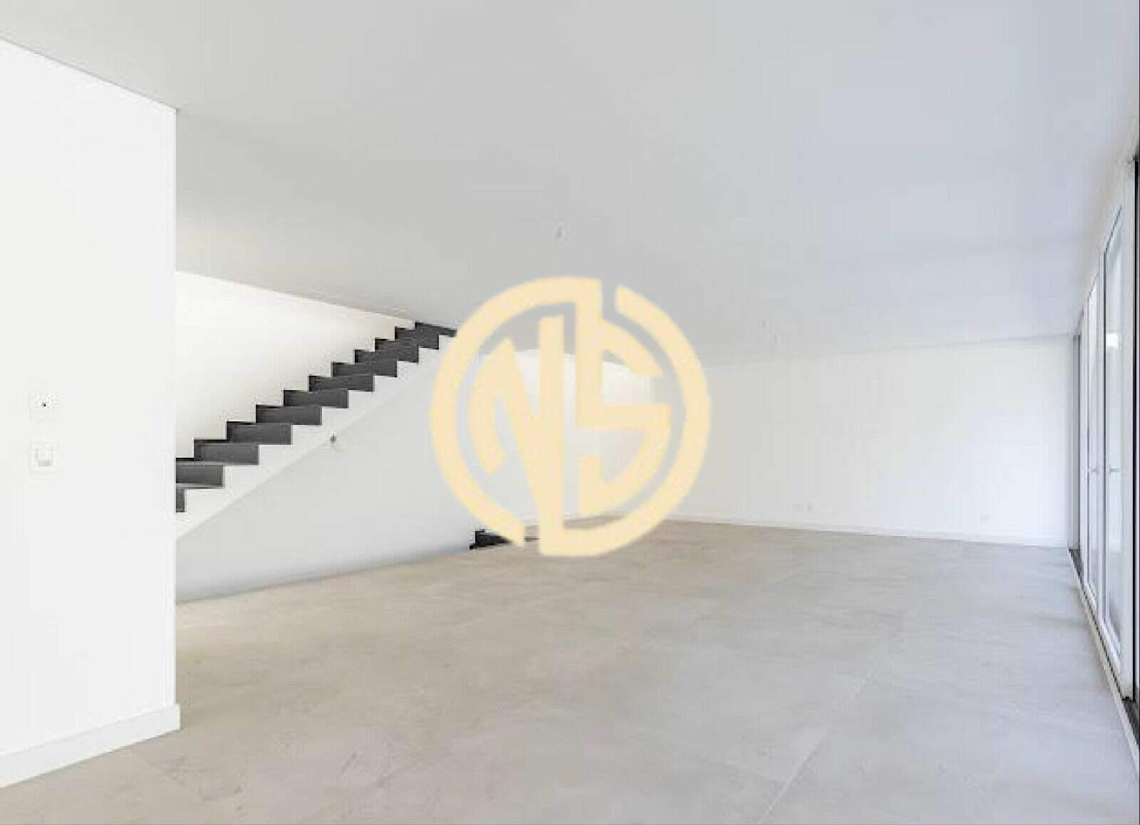 Sobrado à venda no Jardim Cordeiro: 