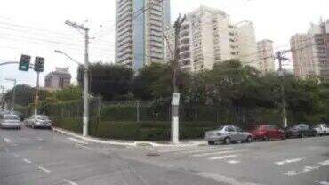 Terreno à venda no Campo Belo: 