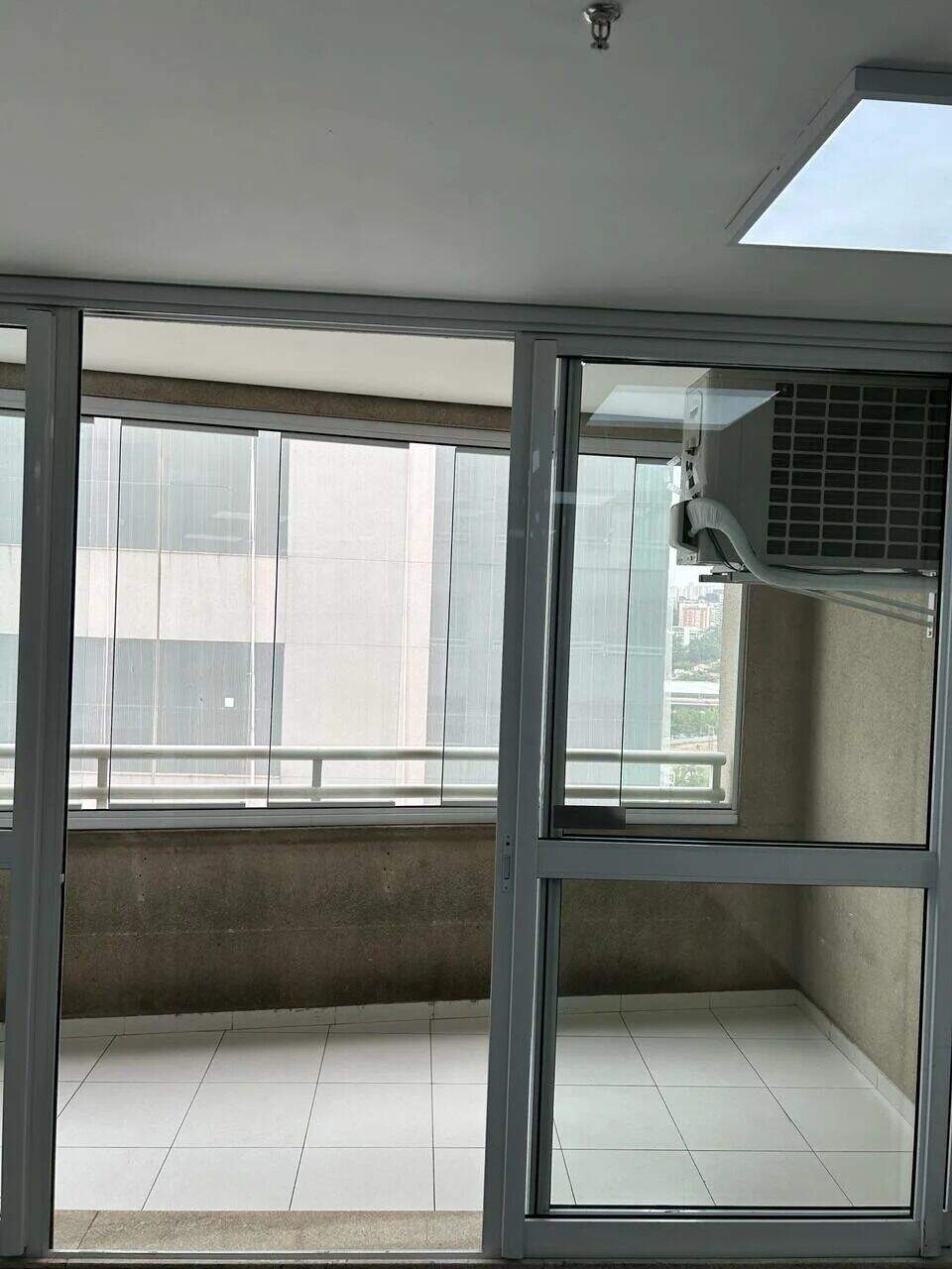 Sala para aluguel no Chácara Santo Antônio (Zona Sul): 