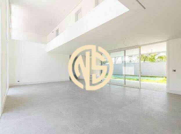 Sobrado à venda no Jardim Cordeiro: 