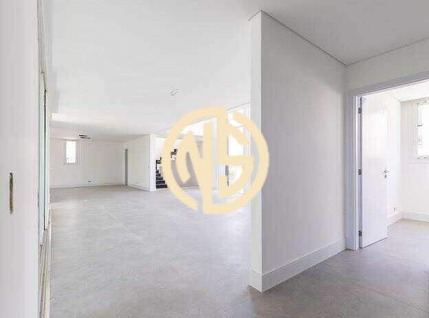 Sobrado à venda no Jardim Cordeiro: 