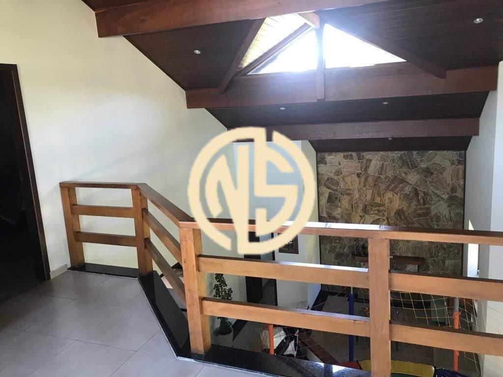 Sobrado à venda no Lagoa Grande: 