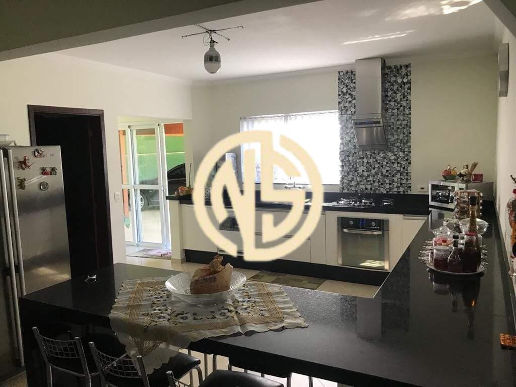 Sobrado à venda no Lagoa Grande: 