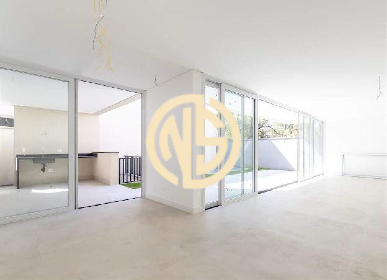 Sobrado à venda no Jardim Cordeiro: 