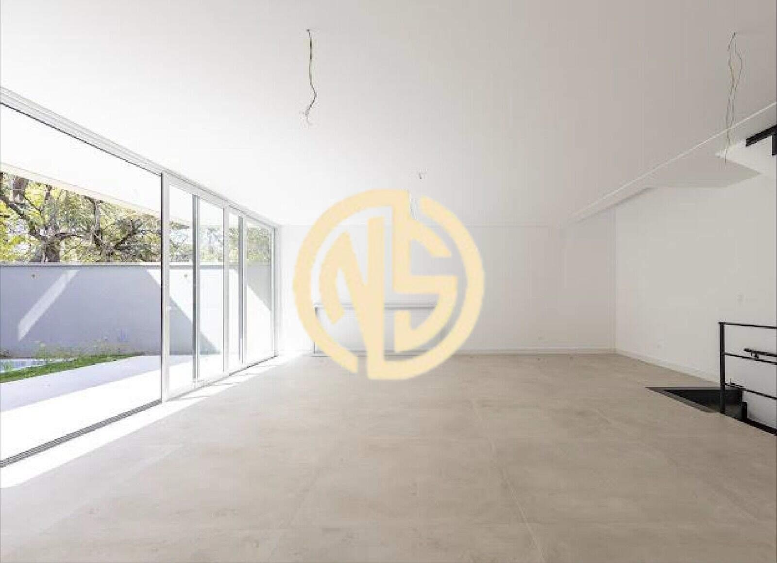 Sobrado à venda no Jardim Cordeiro: 