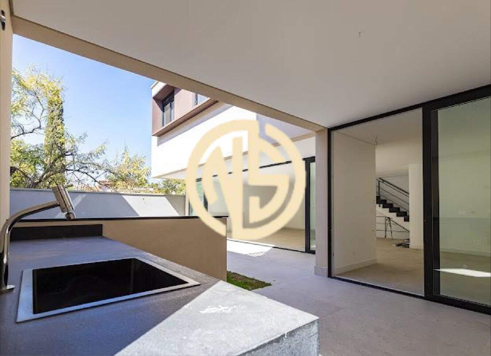 Sobrado à venda no Jardim Cordeiro: 