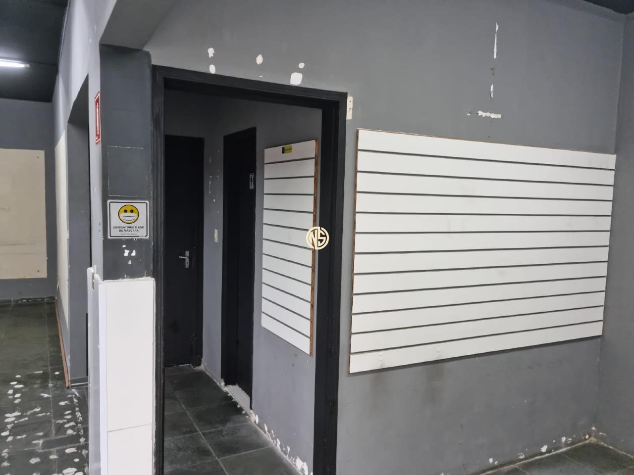 Casa comercial para aluguel no Jardim Caravelas: 