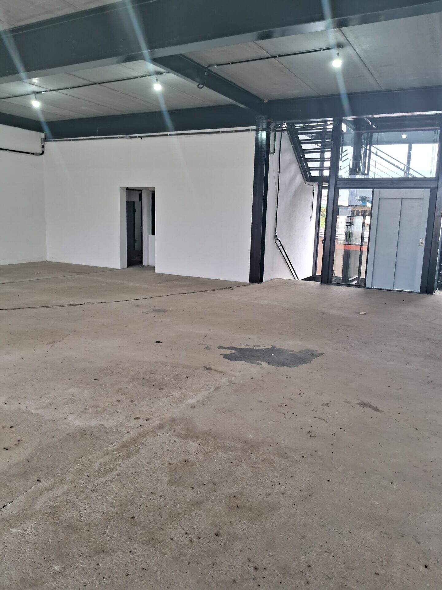 Prédio para aluguel no Centro: 