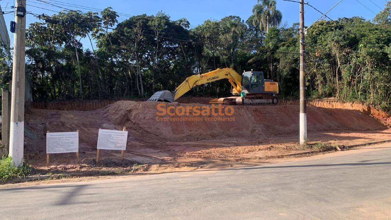 Terreno à venda no Embu Mirim: 