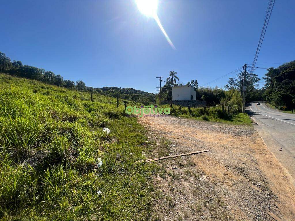 Área à venda no Mombaça: 