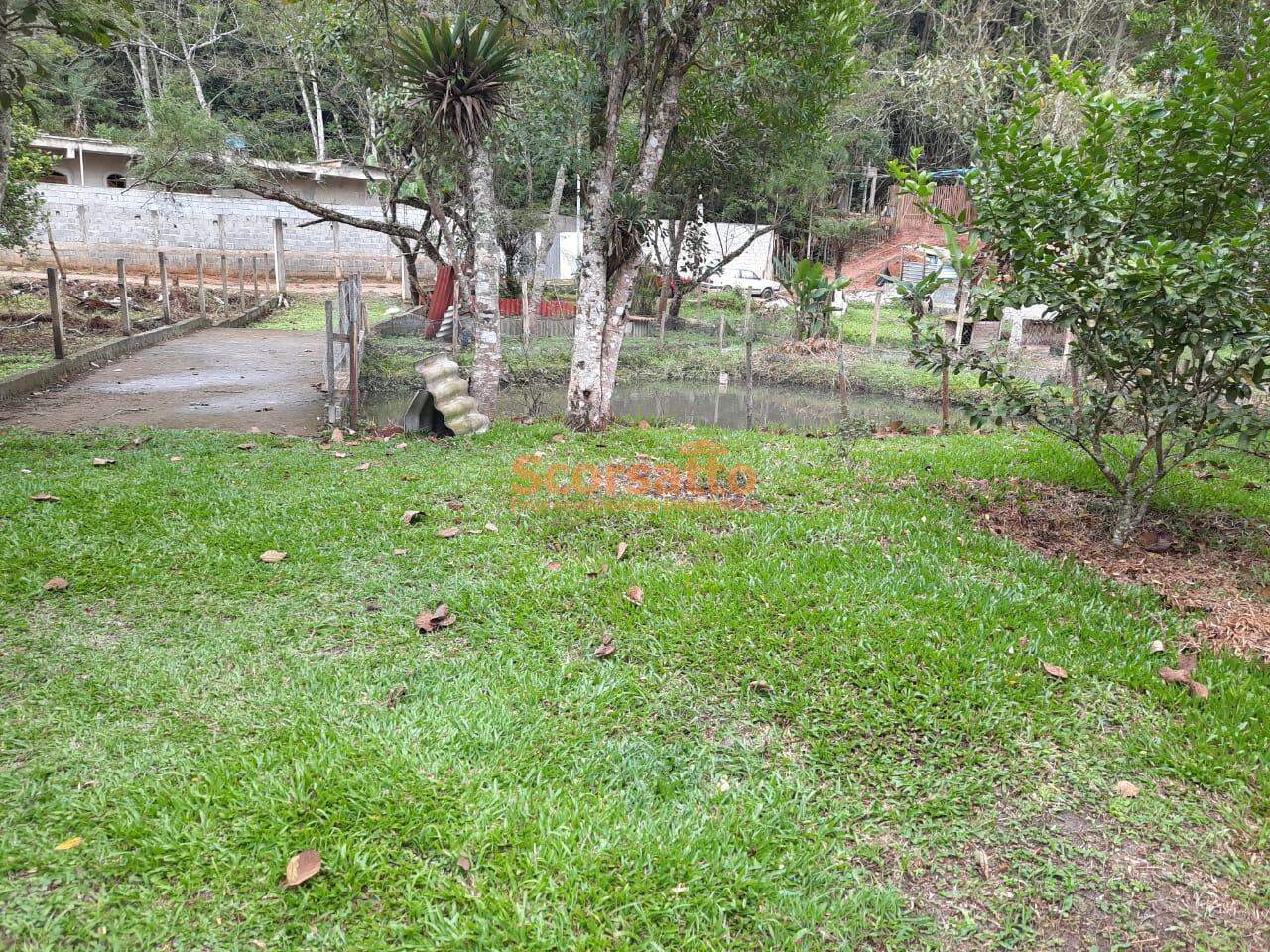 Terreno à venda no Parque Yara Cecy: 