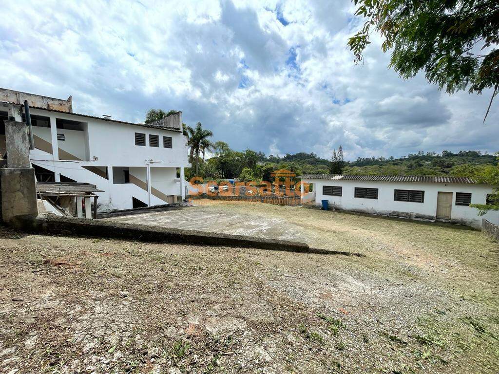 Galpão para aluguel no Embu Mirim: 